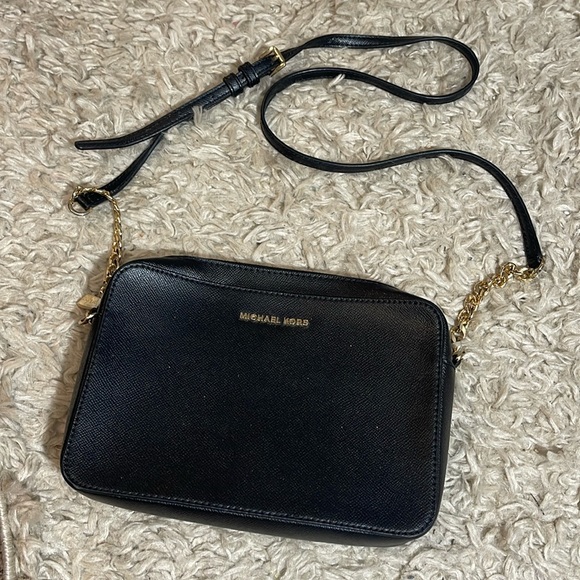 Michael kors black gold chain crossbody READ - Picture 1 of 7